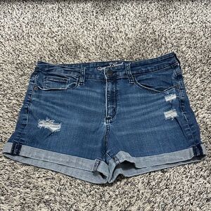 Universal Thread Women's Dark Wash Distressed Rolled-Hem Jean Shorts Midi